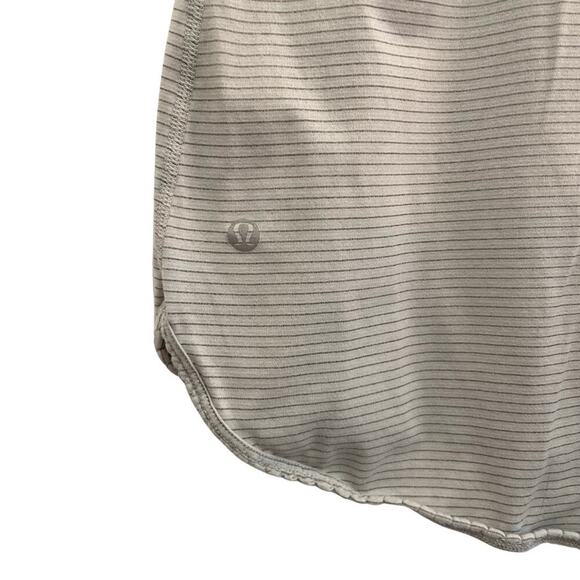 Lululemon 105 F Singlet Tank Top Gray Scalloped Edge Racerback Size 6/8 724G - Picture 9 of 11